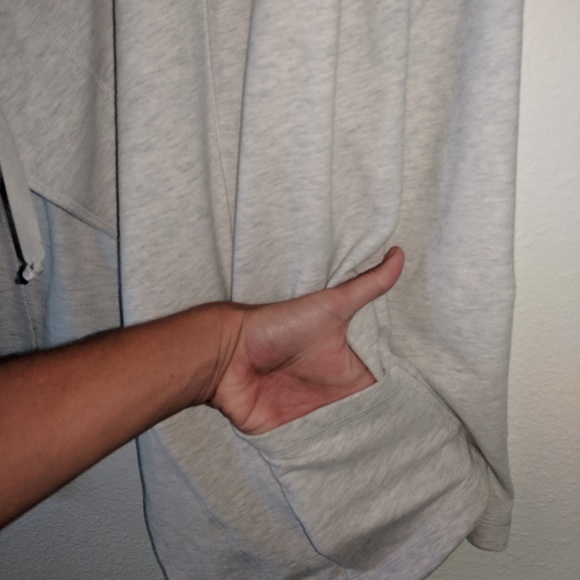 Lucy Wrap Sweatshirt - Picture 7 of 8